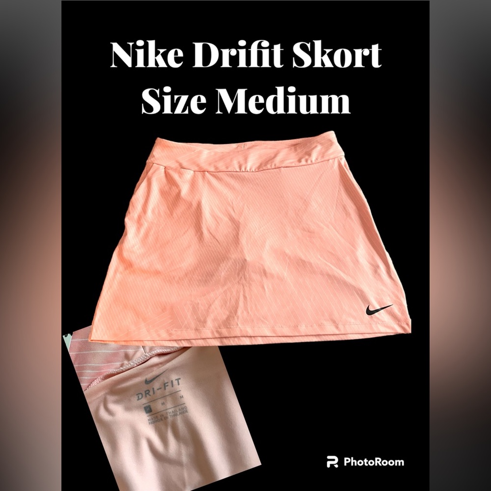 Women’s Nike Drifit Tennis Skirt/ Skort size medium